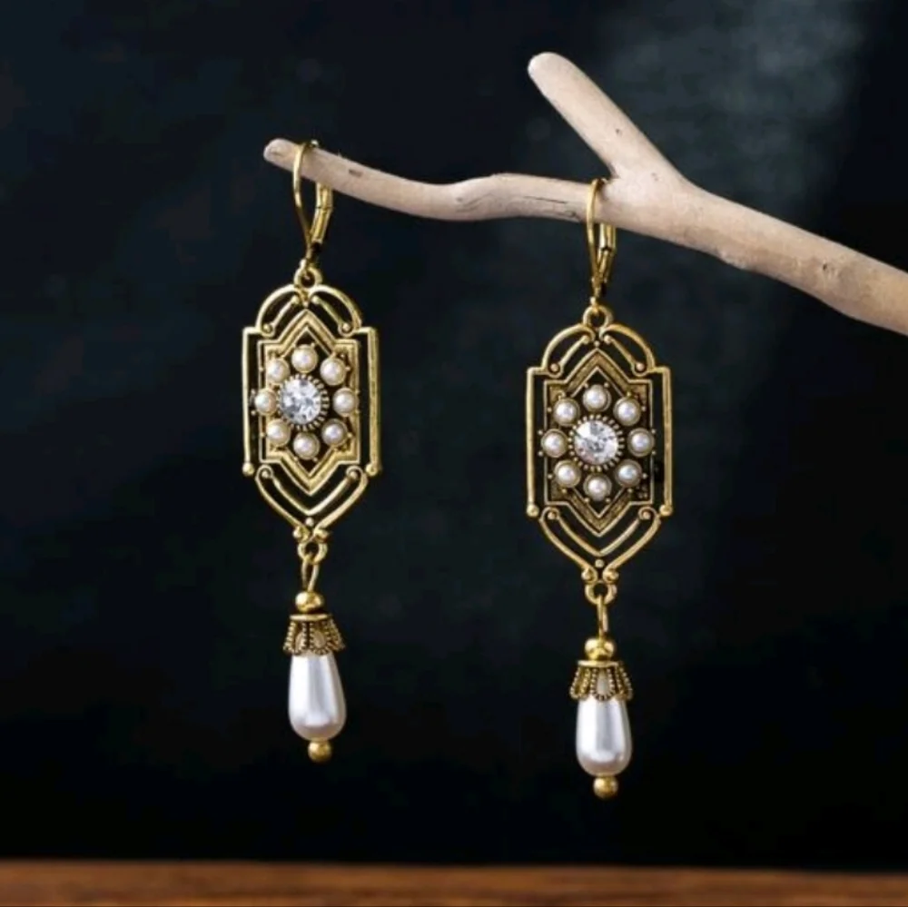 ANTHROPOLOGIE VINTAGE INSPIRED JEWEL EARRINGS - Picture 1 of 2
